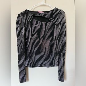 Crave fame metallic top